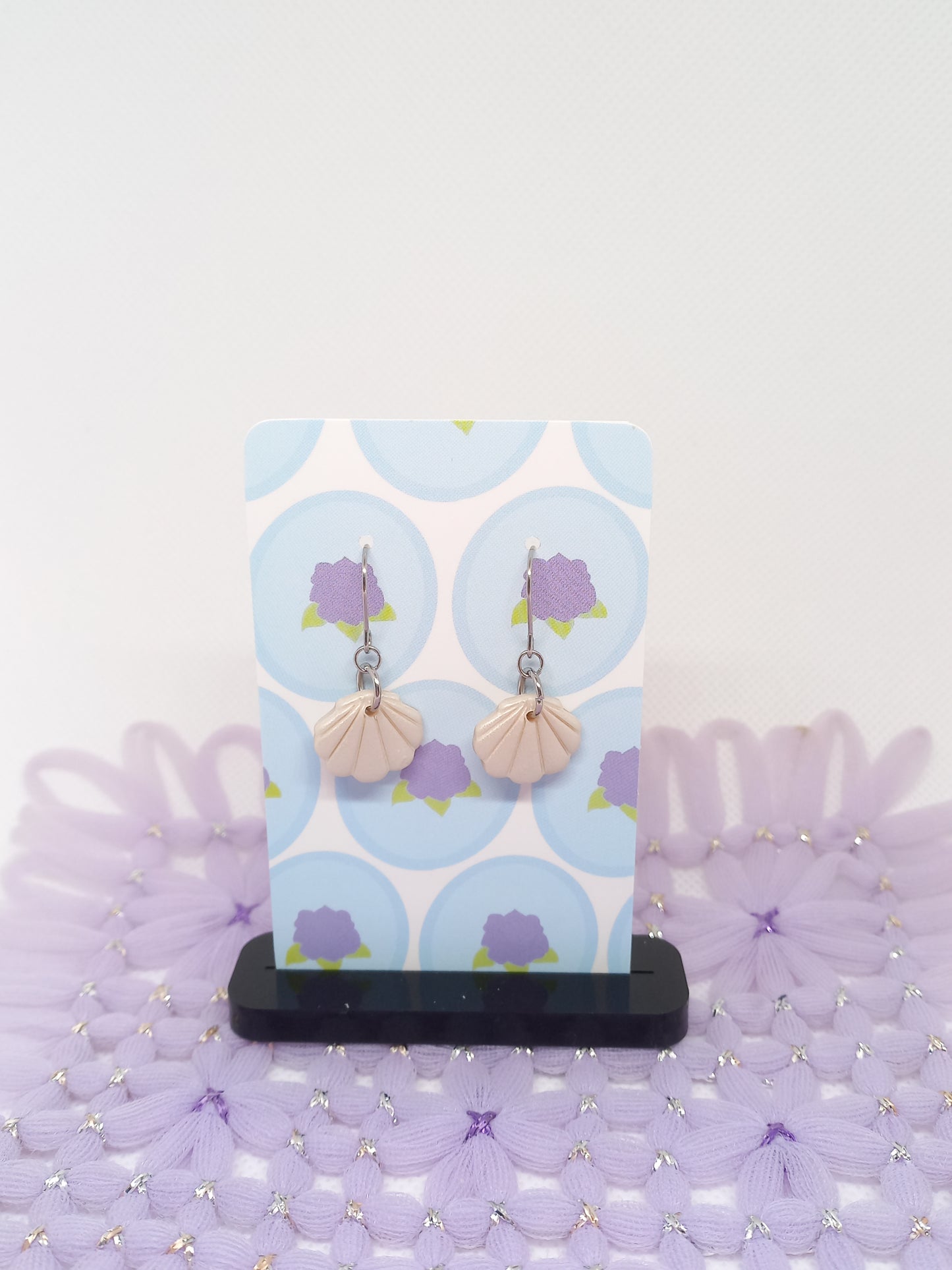Creme Shimmery Sea Shell Earrings | Sea Critters