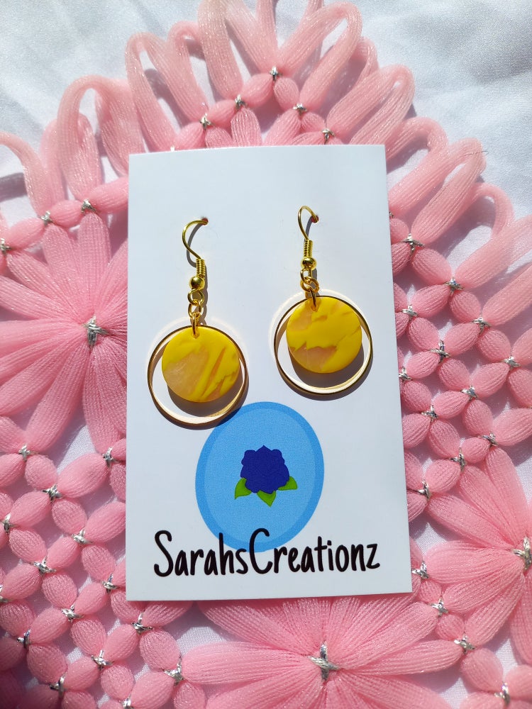 Yellow Marbled Round Gold Earrings | Marbled Collection