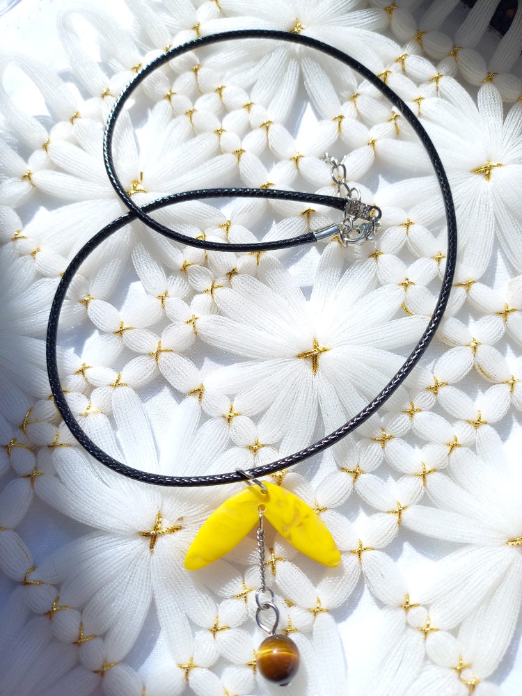 Yellow Marbled Botanical Drop Necklace | Marbled Collection
