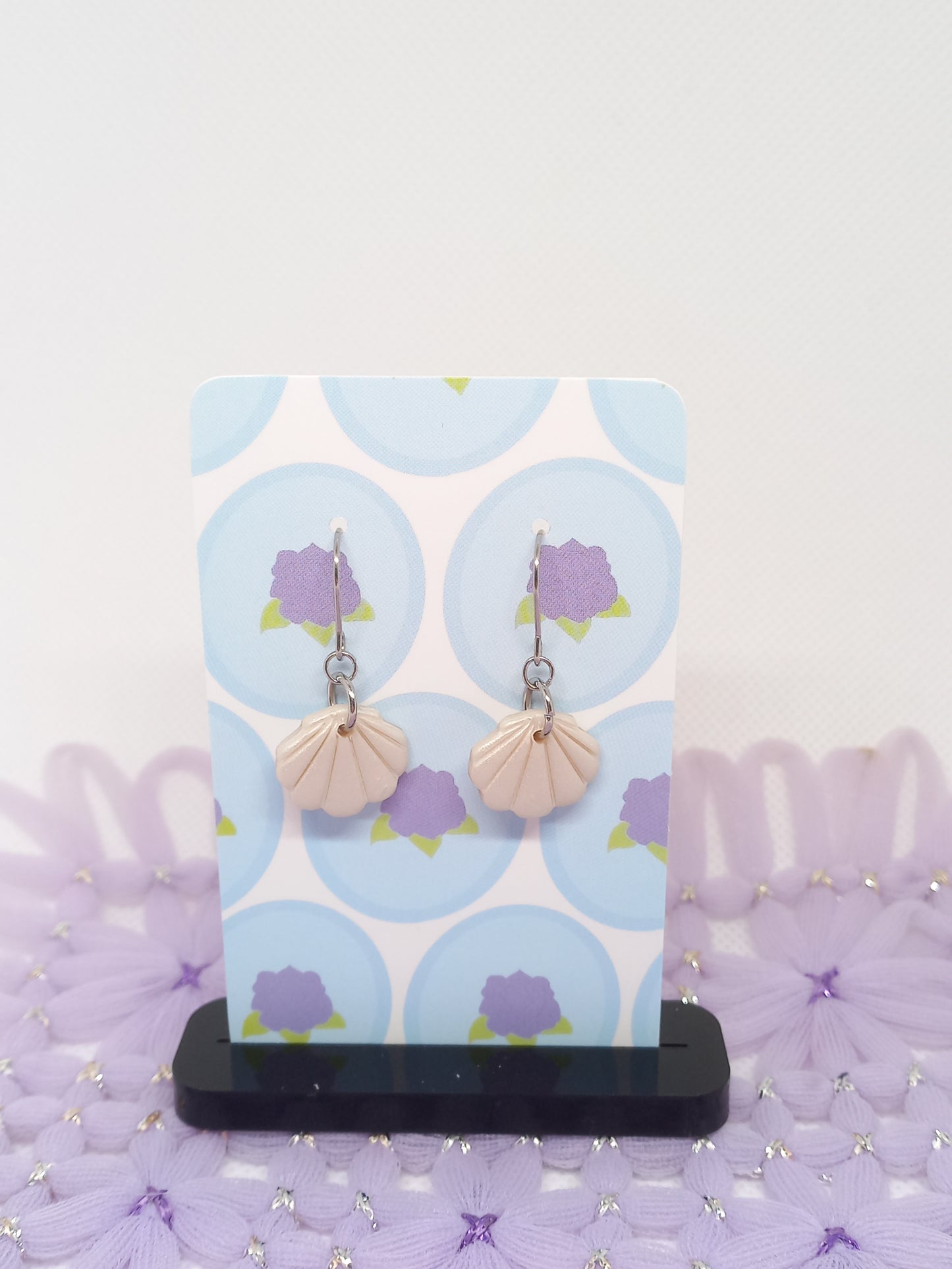 Creme Shimmery Sea Shell Earrings | Sea Critters