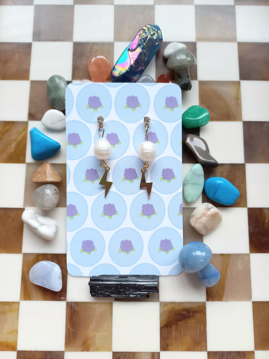 ⚡ Freshwater Pearl Lightning Bolt Earrings 🤍