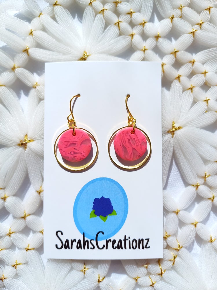Pink Marbled Round Gold Earrings | Marbled Collection